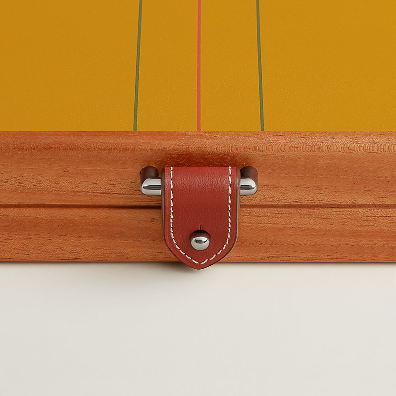 Magellan foldable backgammon game