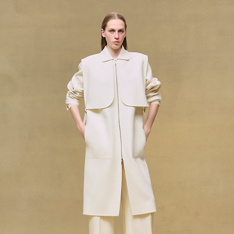 Manteau long à bavolets