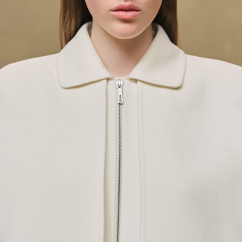 Manteau long à bavolets