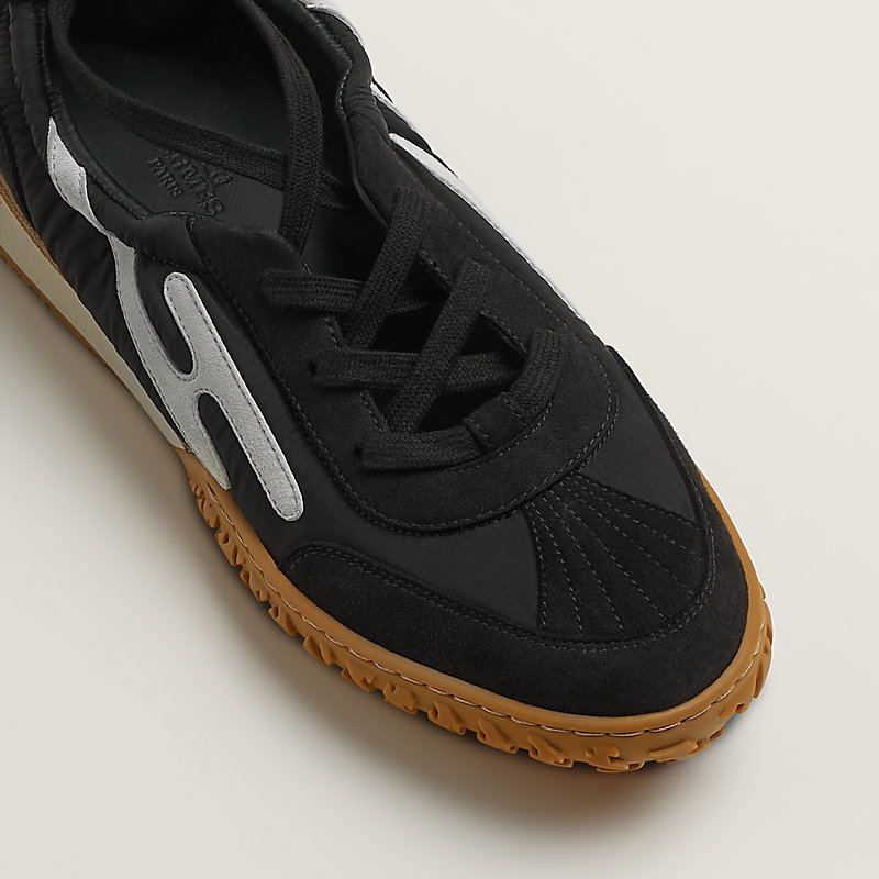 Mascot sneaker
