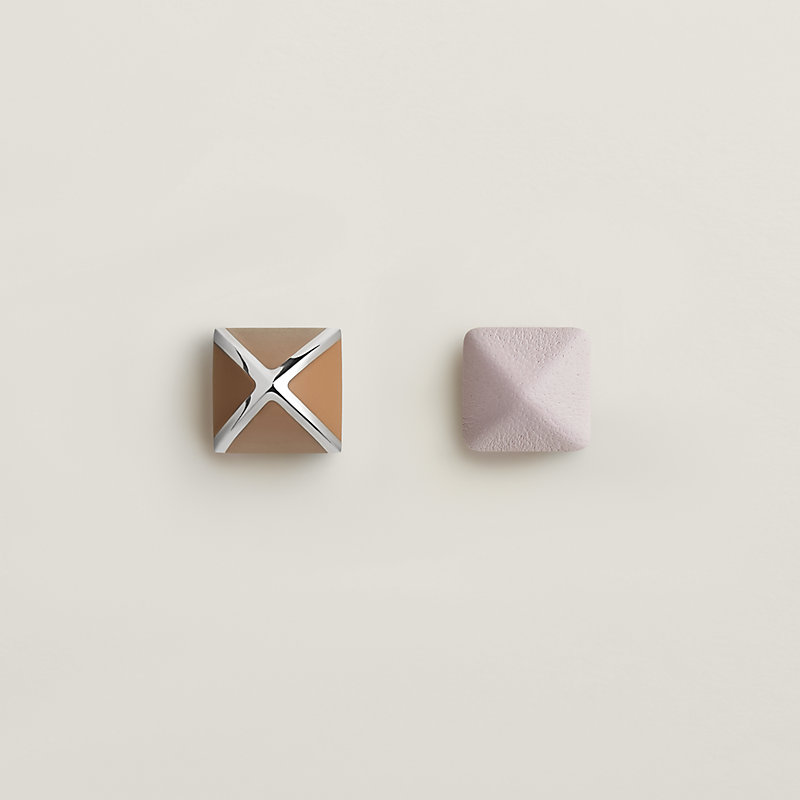 HERMES お洒落な【Orecchini Medor Gaine】スモール レザー Medor Gaine earrings, small model | Hermès Hong Kong SAR