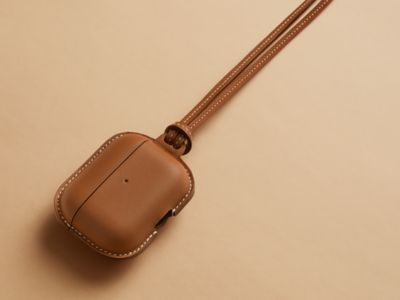 Apple AirTag Hermès and Tech accessories for men | Hermès USA