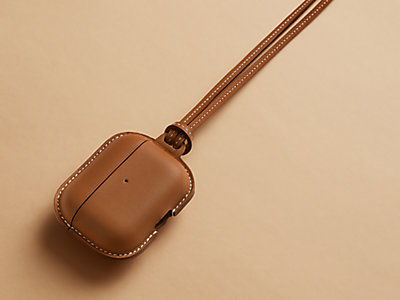 Apple AirTag Hermès and Tech accessories for men | Hermès USA Apple AirTag Hermès and Tech accessories for men | Hermès USA