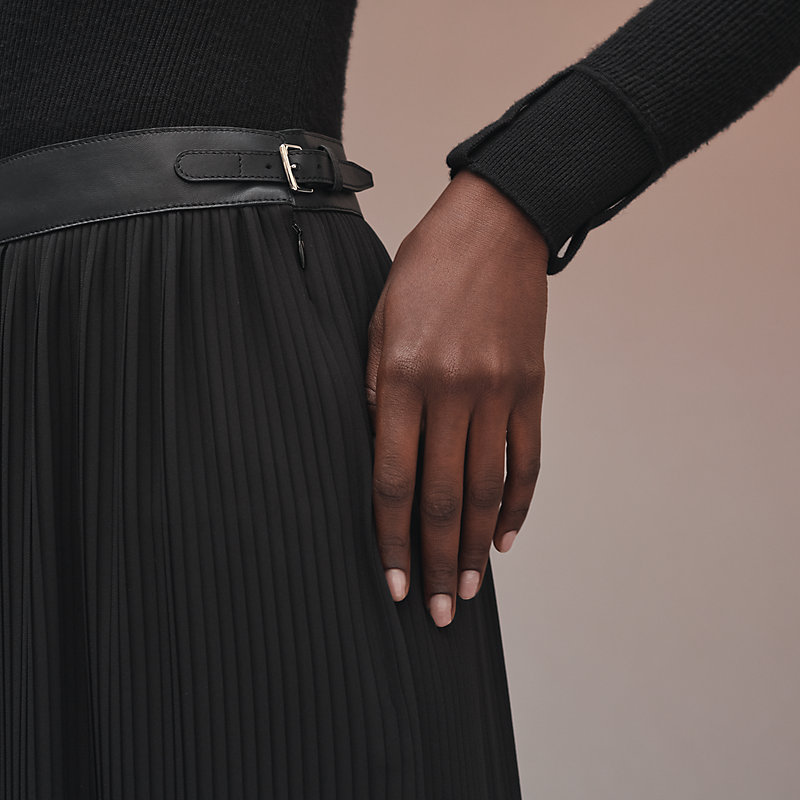 Mid-length pleated skirt