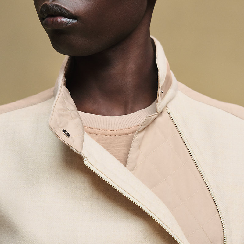Mixed materials sleeveless jacket