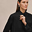 “Mosaique” 애스콧 칼라 셔츠, 보기: 이미지: 제품 착용 이미지, worn, 6개 중 7번째 보기