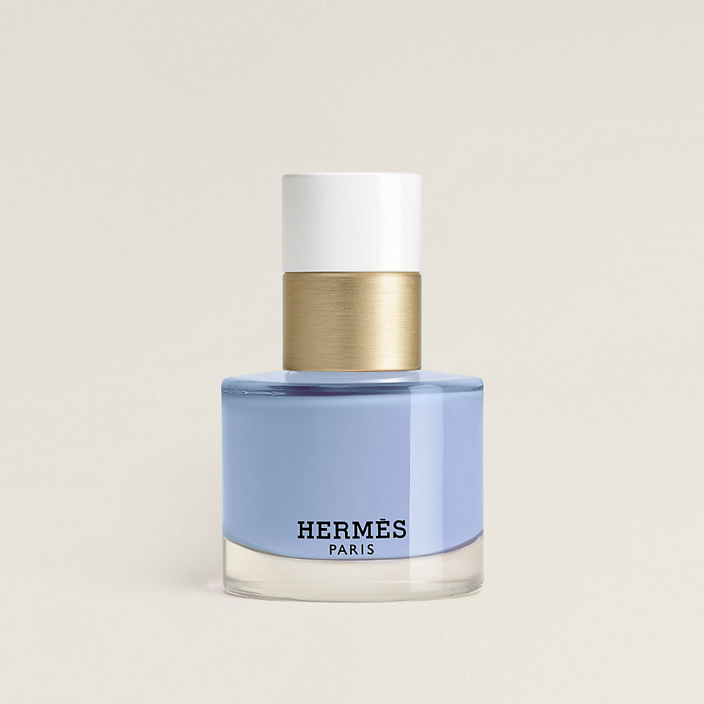 nail-polish-bleu-cyanee--