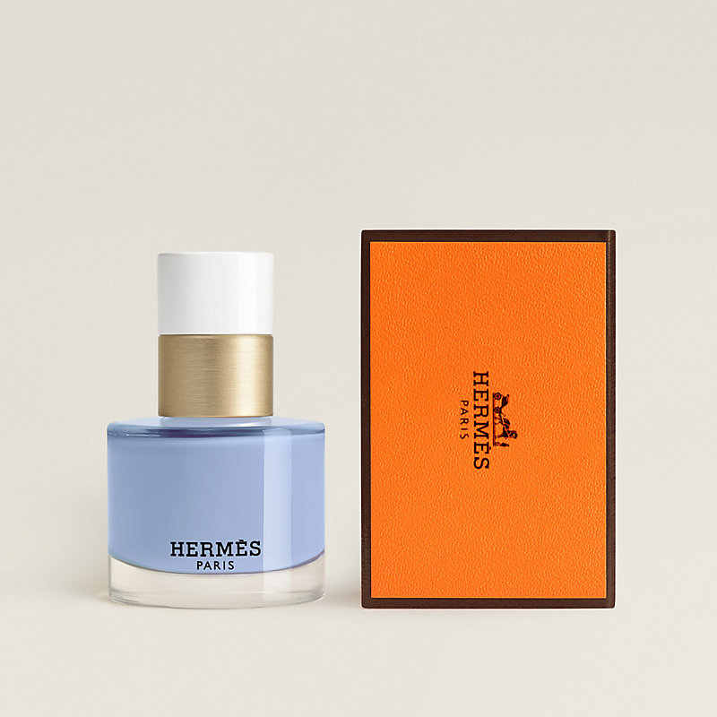 nail-polish-bleu-cyanee--