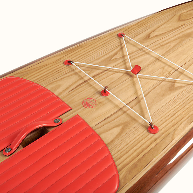 Odyssee Eau paddle board and paddle