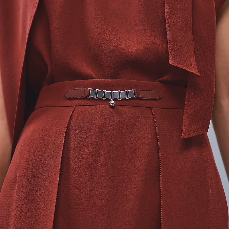 Panel skirt