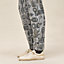 Pantalon Inspiration Jogging imprimé «&nbsp;Cahier du Colporteur&nbsp;», Vue: Vue portée, worn, vue 4 sur 4