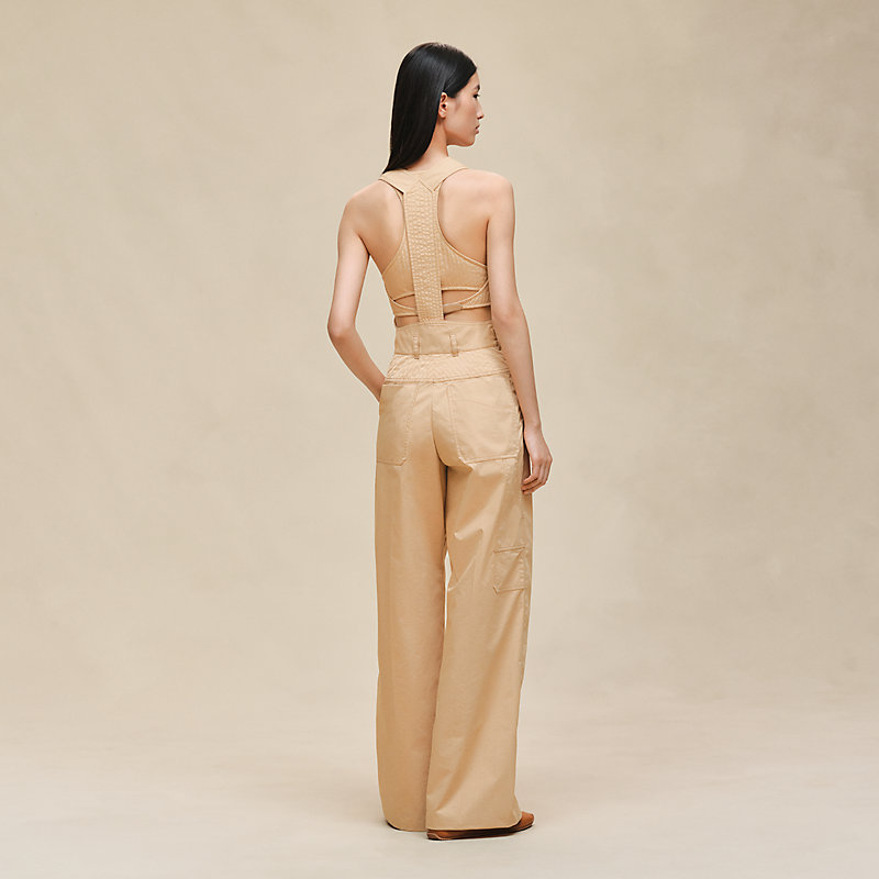 Pantalones de inspiración peto