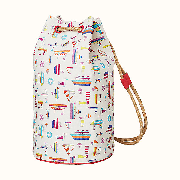stores that sell duffle bags