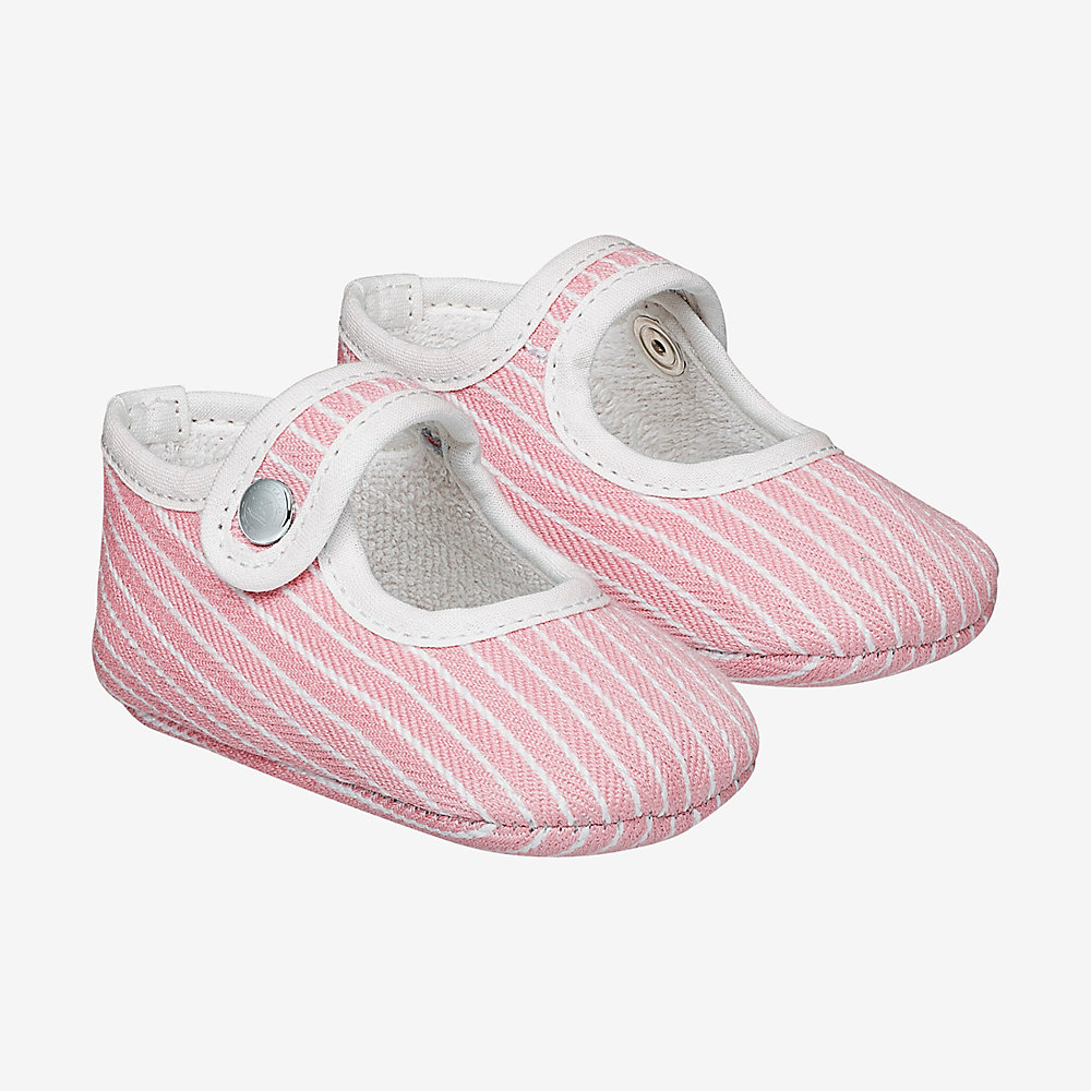 sports shoes below 1000