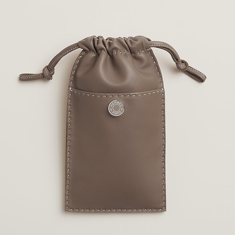 *上品でエレガント*【HERMES】Pilo phoneケース ベージュ Pilo phone case | Hermès Canada