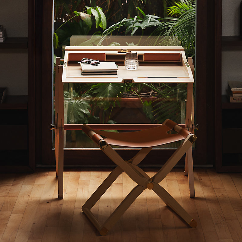 Pippa writing desk