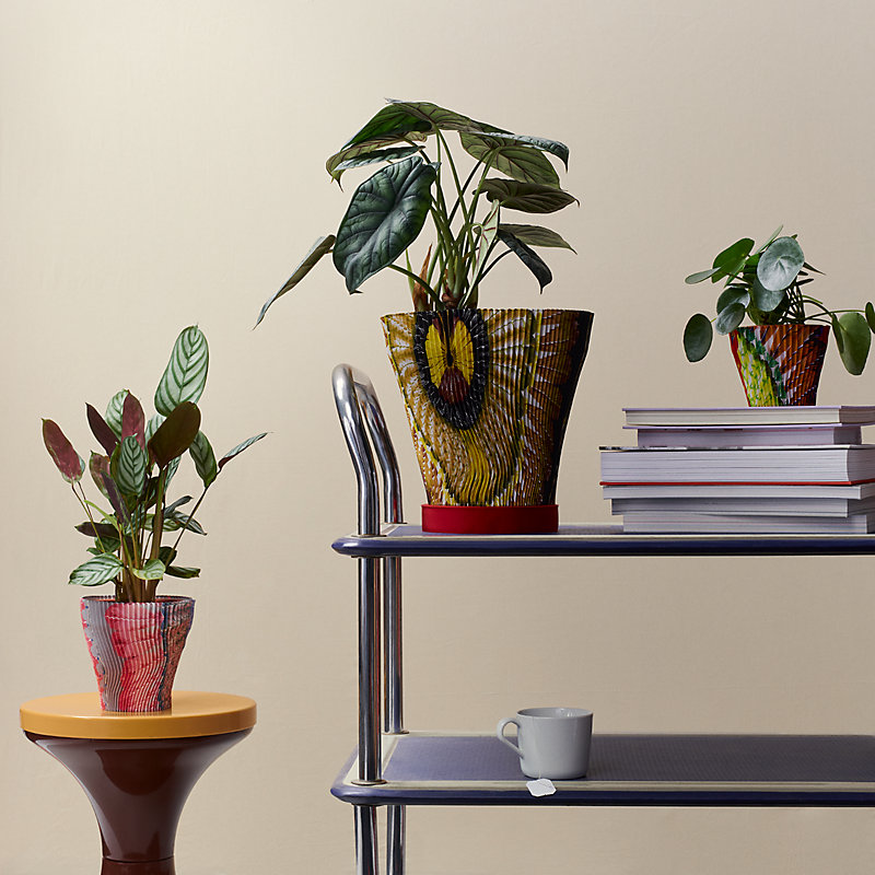 Pleated plant pot cover 16&nbsp;cm