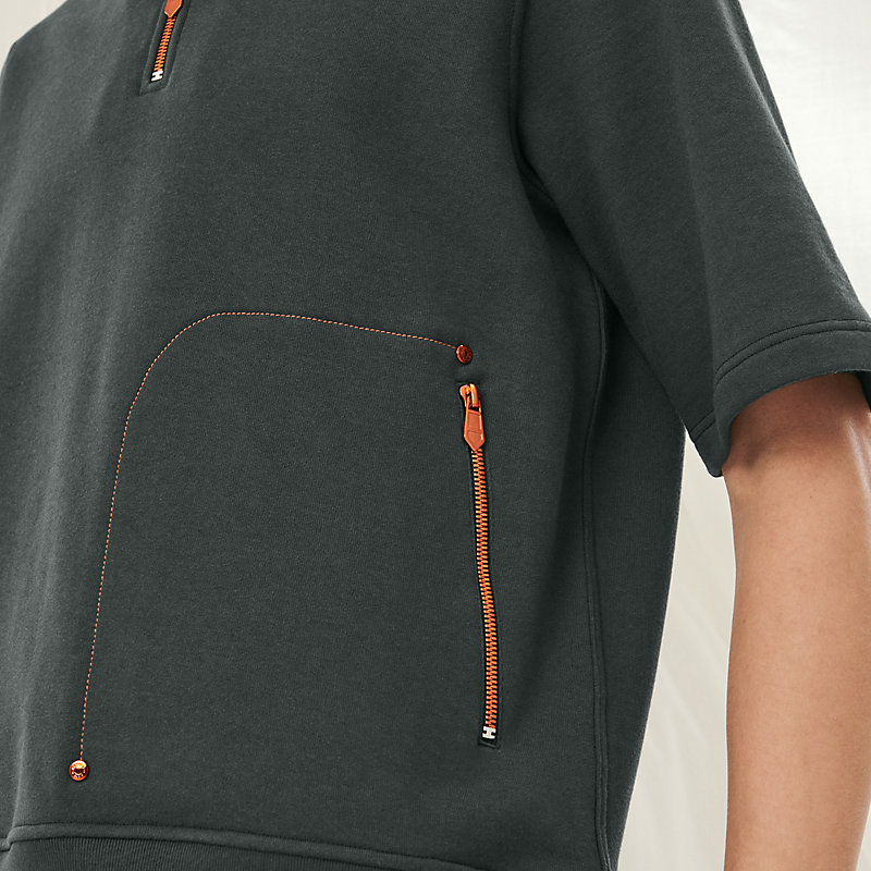 ラフながら上品【HERMES】Tシャツ 大人カジュアル Clou de Selle T-shirt with Clou de Selle detail | Hermès Mainland China