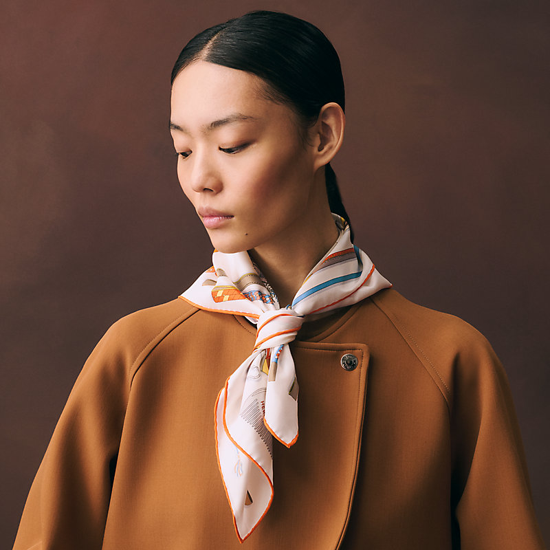 Promenade Coquette scarf 70