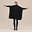Rechteckig geschnittener Poncho Inspiration Cape mit "H"-Motiv, Ansicht: Getragene Ansicht, worn, Ansicht 4 von 8
