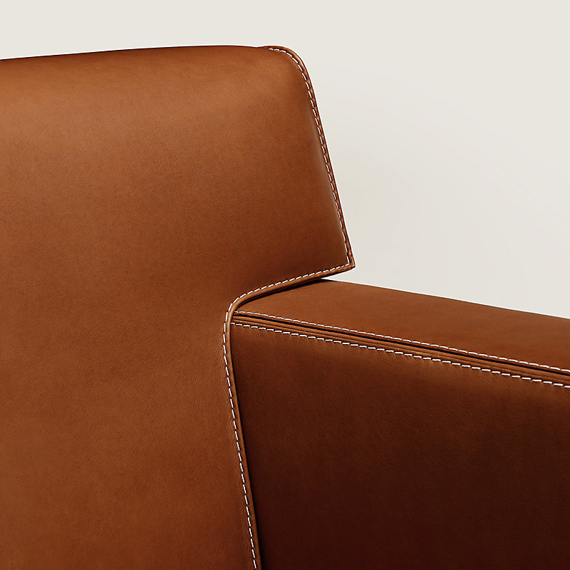 Reeditions J.-M. Frank par Hermès club armchair