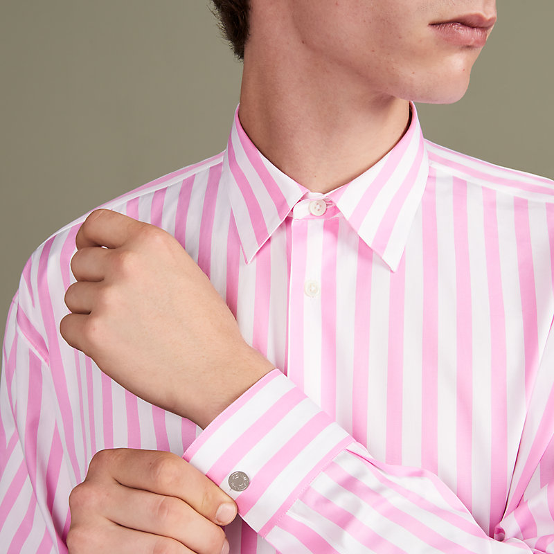 Relaxed fit shirt with flexible collar