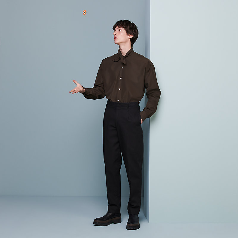 Relaxed fit shirt with knotted collar