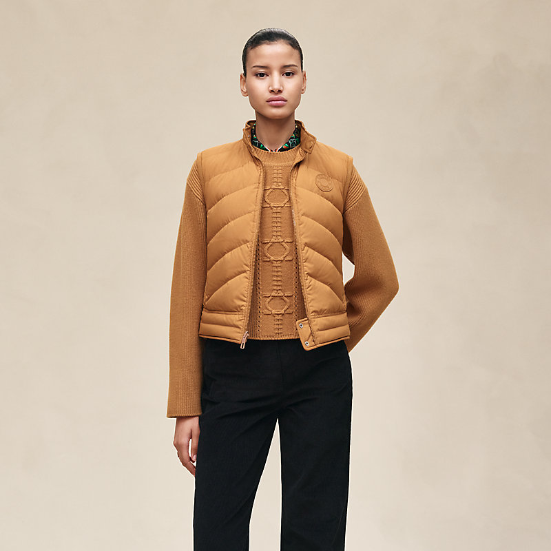 Reversible sleeveless jacket