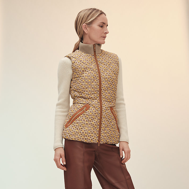 Reversible sleeveless puffer vest 