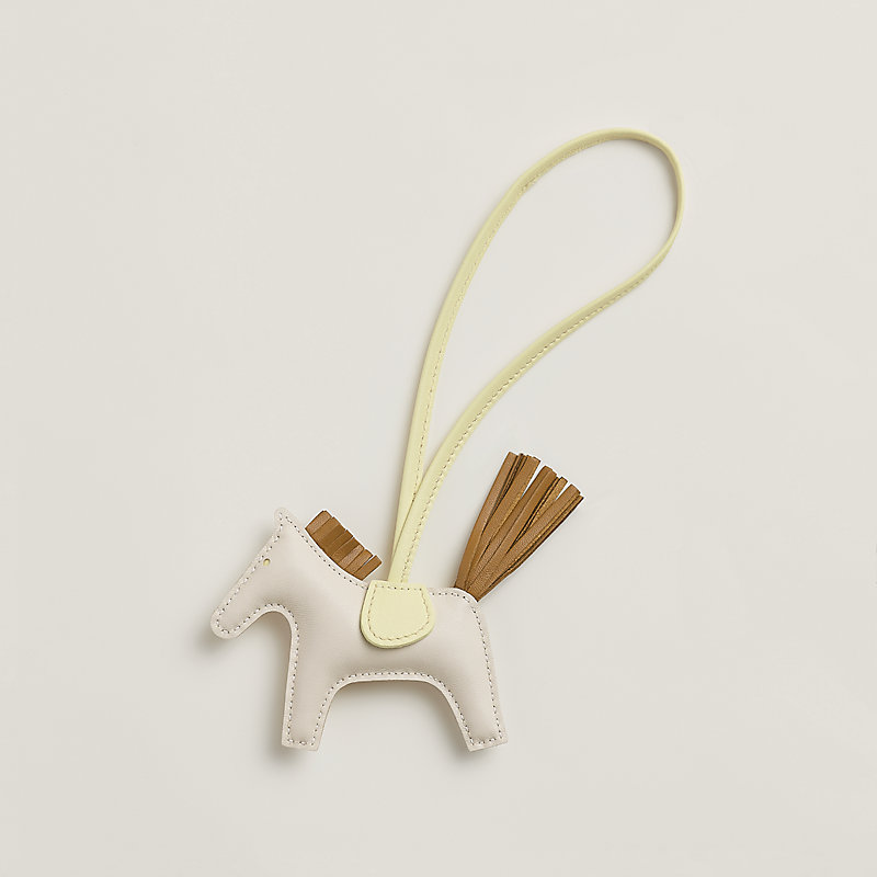 バッグに遊び心を【HERMES】Rodeo PM charm ミロラムスキン 30014718_001_856.jpg