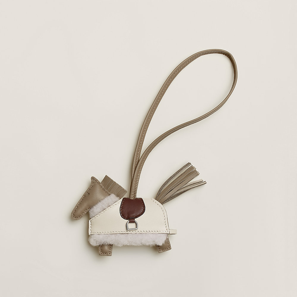 Rodeo Robeo Pluch PM charm - Brown | Hermès Netherlands