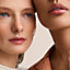 Rouge à lèvres brillant, Édition limitée, Beige Croisette, Vue: Vue portée, worn, vue 7 sur 11