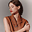 Rouge Hermès霧面唇膏限量雕刻版，Rouge Amazone, 檢視: 佩戴, worn, 檢視共8張圖片的第9張