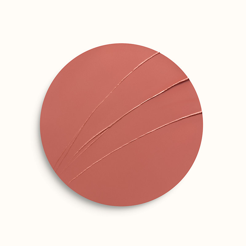 satin-lipstick-beige-sanguine-