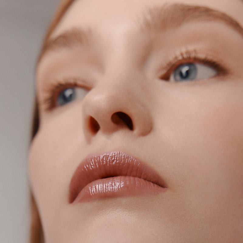 Shiny Lipstick Beige