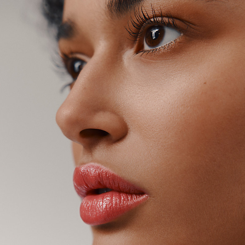 Shiny Lipstick Beige Midi