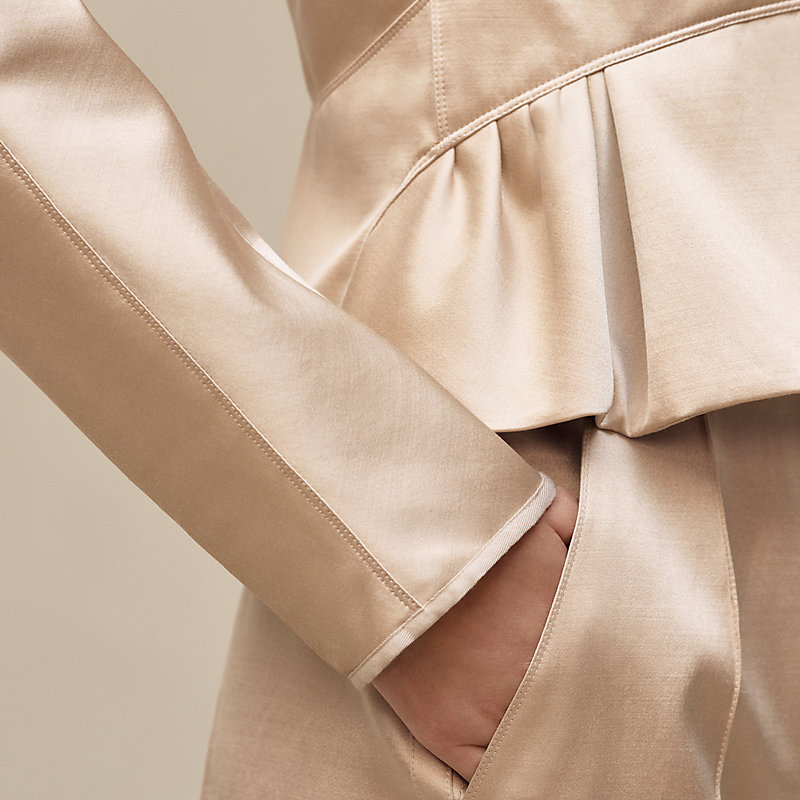 Short jacket with basque
