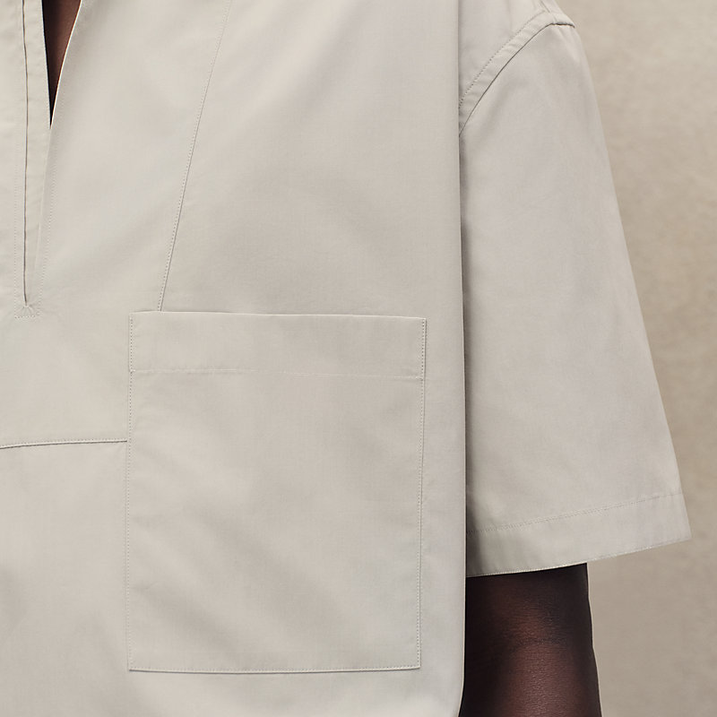 Short-sleeve boxy fit shirt with vareuse collar