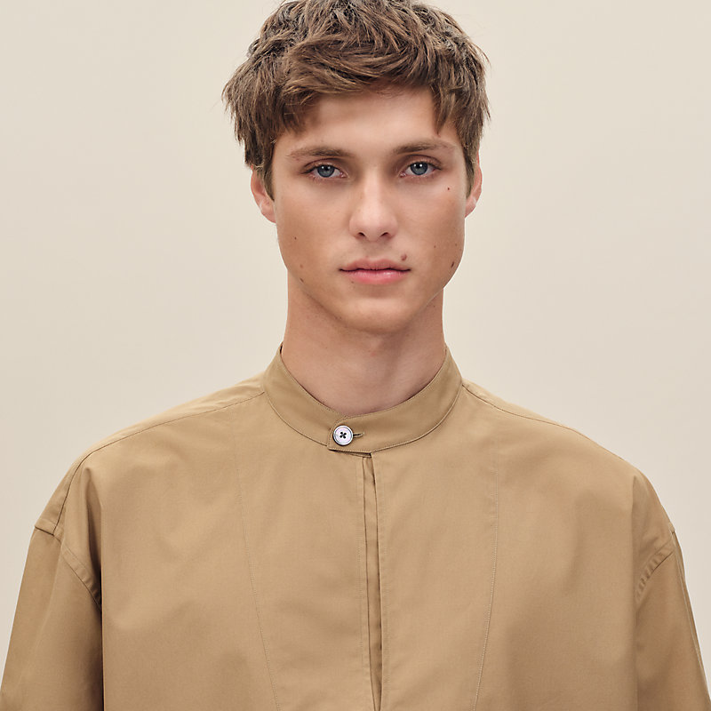 Short-sleeve boxy fit shirt with vareuse collar