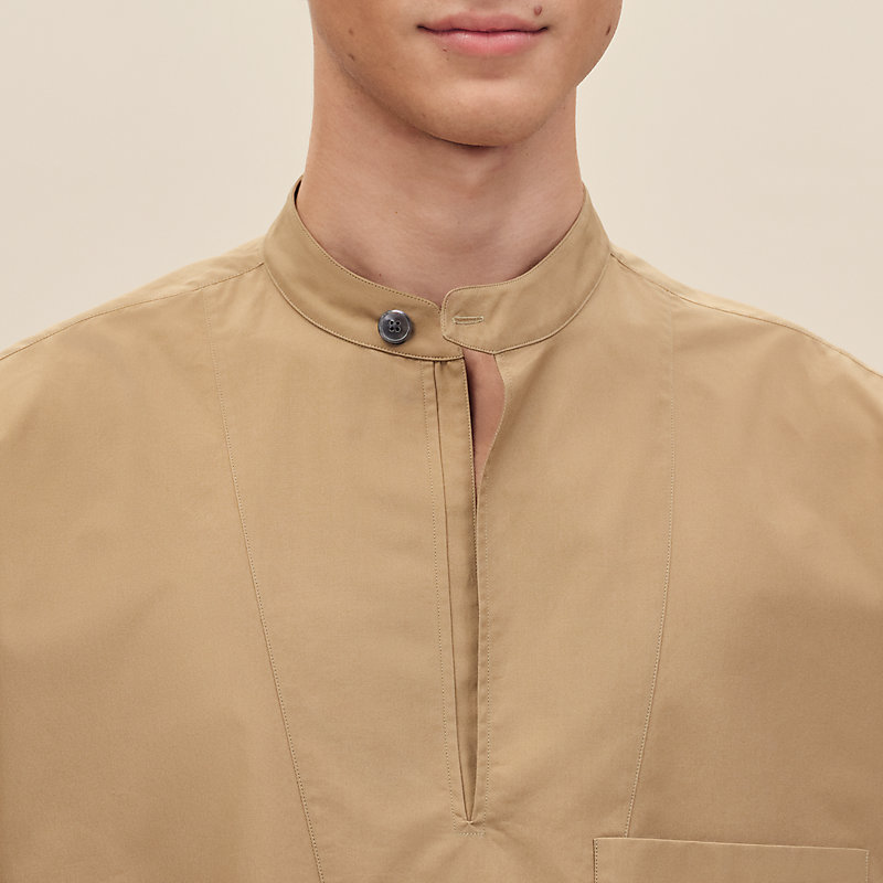 Short-sleeve boxy fit shirt with vareuse collar