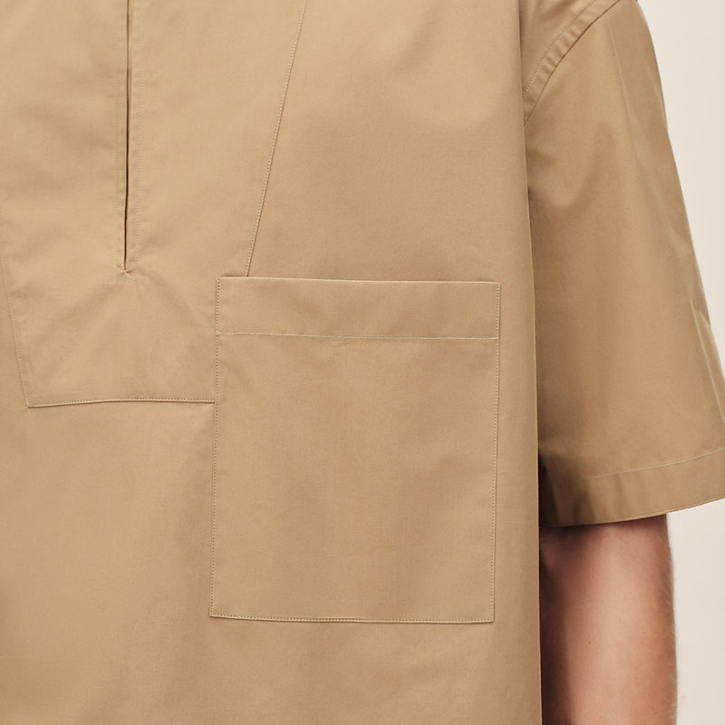 Short-sleeve boxy fit shirt with vareuse collar