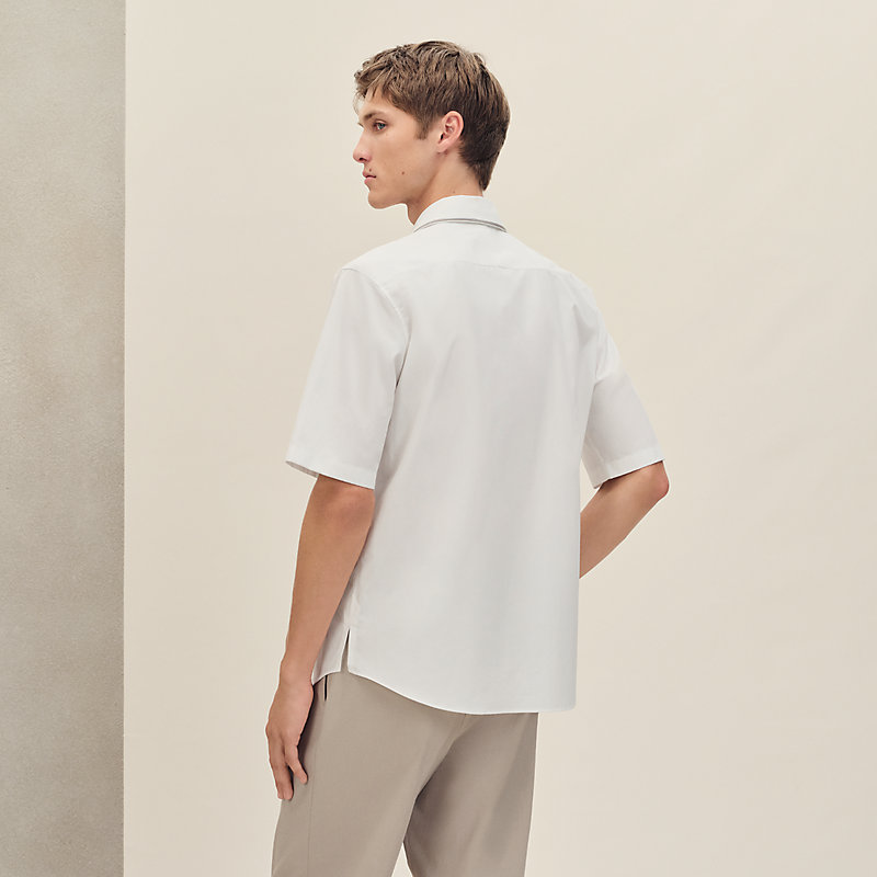 Short-sleeve straight cut shirt