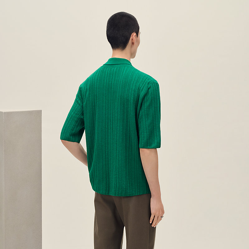 Short-sleeve straight cut shirt