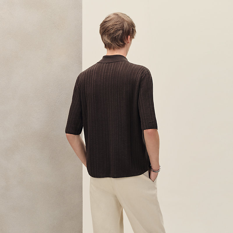 Short-sleeve straight cut shirt