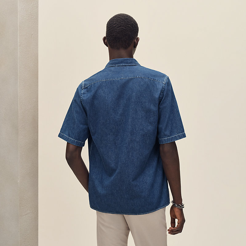 Short-sleeve straight cut shirt with notched collar