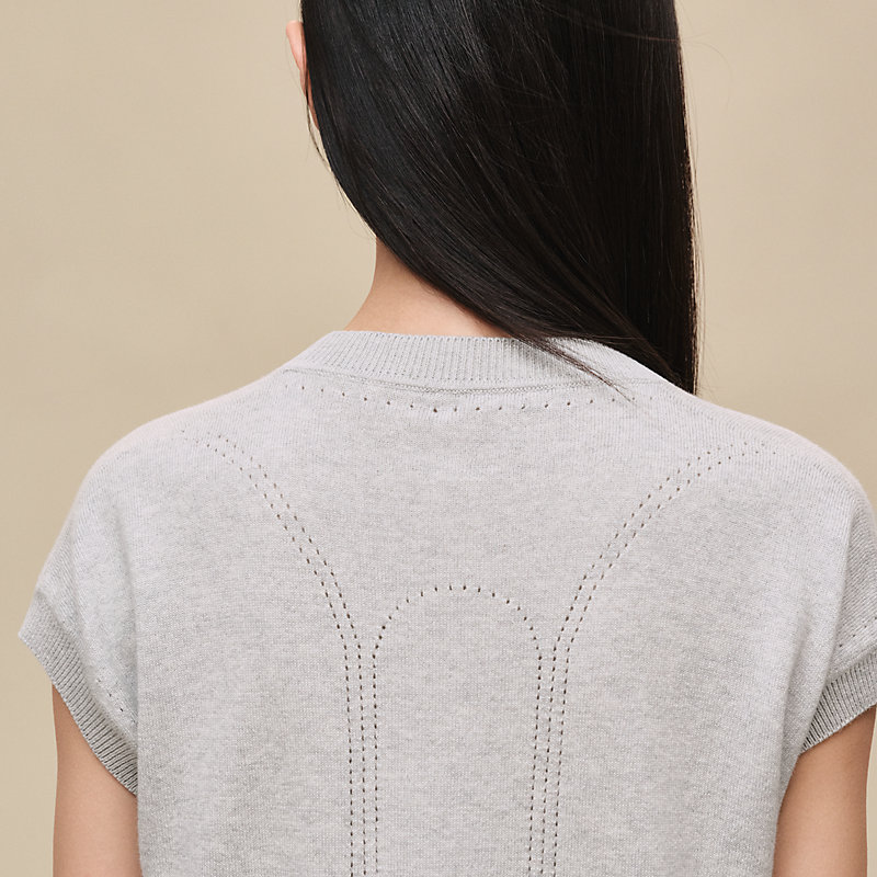 Short-sleeve sweater