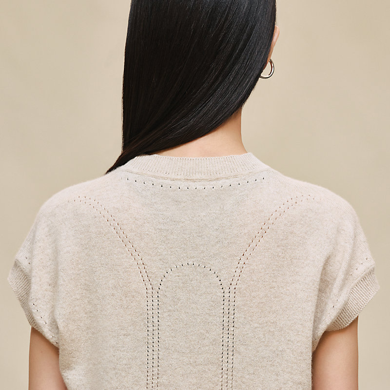 Short-sleeve sweater