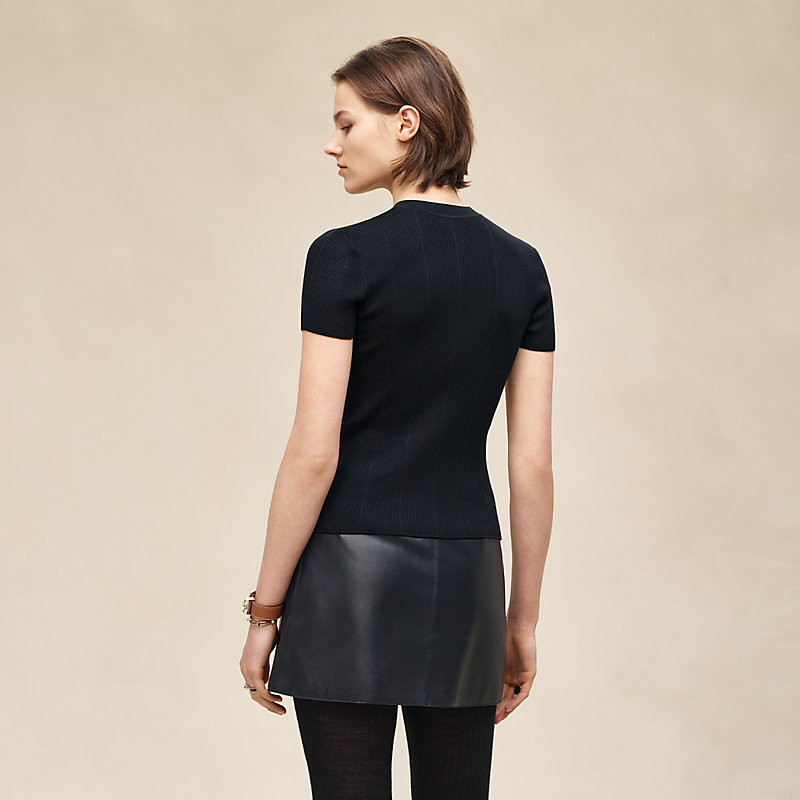 Short-sleeve sweater