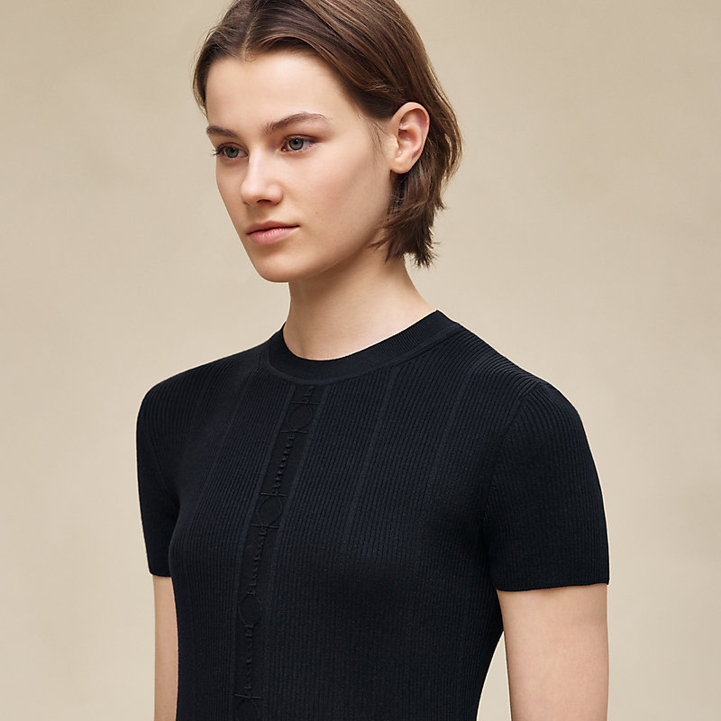 Short-sleeve sweater
