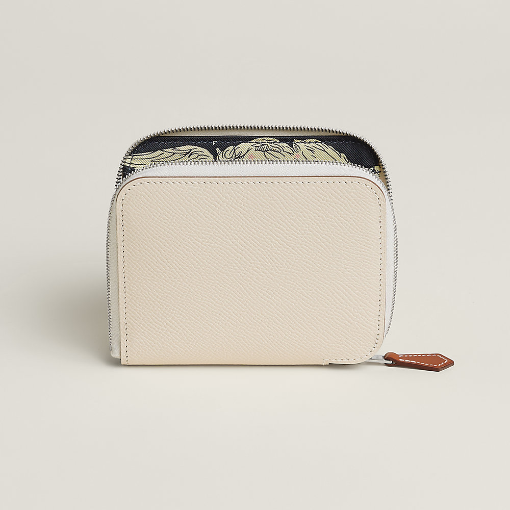 silk-in-compact-wallet--